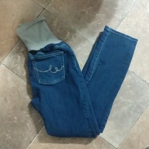 Indigo blue maternity jeans fit like a 12
